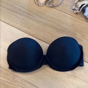 Calvin Klein Black Seamless Strapless Bra